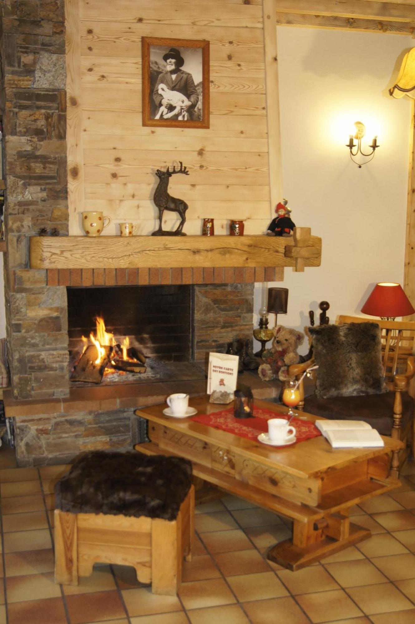 Logis Hotel Gai Soleil Samoëns Eksteriør bilde